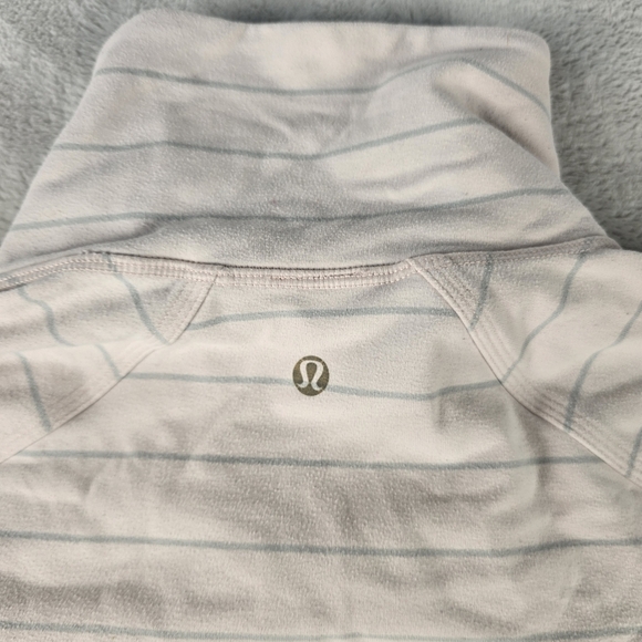 Lululemon Womens Sz 4 Stride Jacket Full Zip Sweater Thumbholes Pink Stripe - Picture 8 of 10